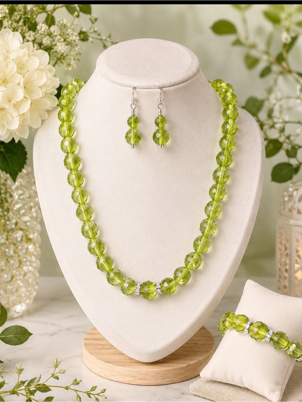 Brilliant green beaded necklace bracelet & earring set